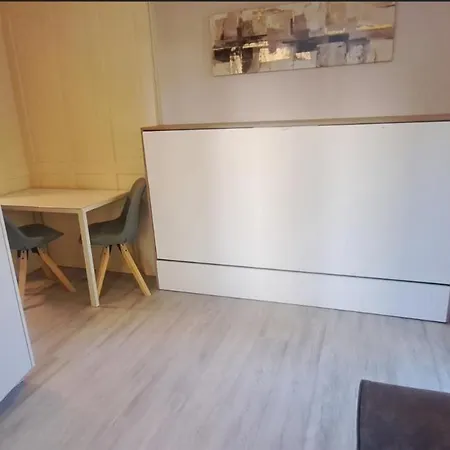 Appartamento Trendig Moeblierte Wohnung, Mit Eigener Terrasse! Lage! *