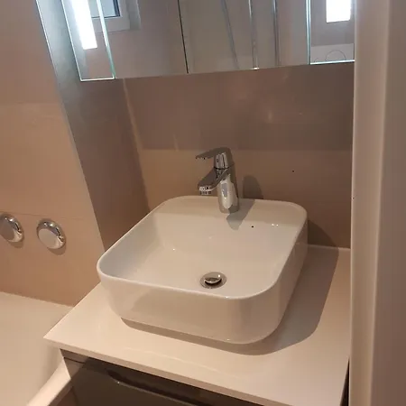 Trendig Moeblierte Wohnung, Mit Eigener Terrasse! Lage! Appartamento Zurigo